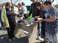 В селе Чадаевка в День Победы жителей угощали солдатской кашей