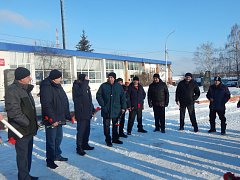 В Лысых Горах возложили цветы к памятнику участникам локальных войн 