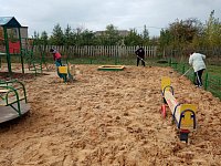 В поселке Гремячий прошел субботник
