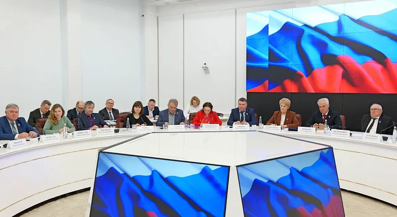 Депутаты обсудили с Губернатором меры по повышению уровня жизни жителей региона