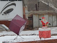 Завершается оформление площади к Новому году