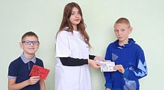Волонтеры из Лысых Гор напомнили о правилах безопасного поведения на каникулах 