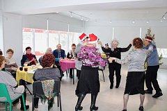 В Лысогорской  библиотеке состоялся новогодний маскарад для участников клуба «Нескучный сад»