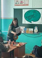 В школе с. Бутырки библиотекари провели час «Чудеса народного искусства»