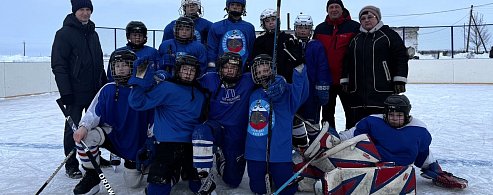 В школе села Большие Копёны открыли юбилейный сезон по хоккею с шайбой