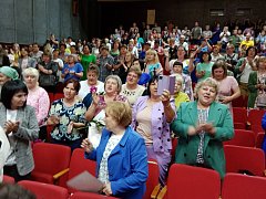 Перед  лысогорцами выступили  московские артисты