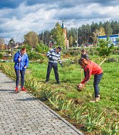  В парке Лысых Гор состоялся субботник