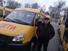 Губернатор вручил ключи от автомобилей