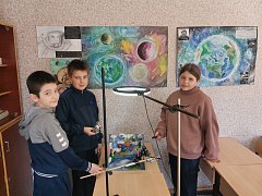 Обучающиеся творческих объединений "Раскрасим мир" и "Minecraft не предел" (руководитель Власова Марина Сергеевна) приняли участие в творческом проекте "Вперёд! К звездам!"
