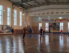 Предновогодний традиционный турнир по мини-футболу среди мужских команд состоялся в Лысых Горах