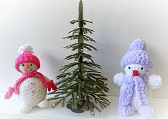 Мастерицы из Лысых Гор изготавливают новогодние игрушки 