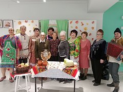 В библиотеке Лысых Гор предложили читателям нарубить капусты