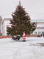 Завершается оформление площади к Новому году