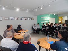 В рамках Года педагога и наставника в библиотеке Лысых Гор состоялась беседа за круглым столом