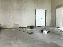 Глава Лысогорского района Сергей Фартуков с рабочим визитом посетил школу п. Яблочный и сельский Дом культуры с. Большая Рельня, где активно идут ремонтные работы