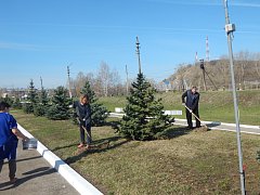 В Лысых Горах продолжаются субботники 