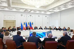 Депутаты обсудили с Губернатором меры по повышению уровня жизни жителей региона