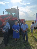 Глава Лысогорского района приняла участие в сельскохозяйственной выставке «Саратов-Агро. День поля. 2023»
