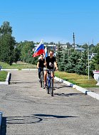 На стадионе Лысых Гор развернули огромный триколор