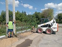 В Лысых Горах начаты работы по строительству тротуара на улице Центральная