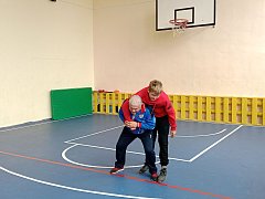 Ученики 7 класса с. Бутырки  встретились с мастером спорта по самбо