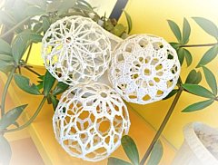 Мастерицы из Лысых Гор изготавливают новогодние игрушки 