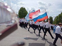 В школе № 2 Лысых Гор повели смотр строя и песни