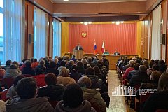 На встрече с жителями Михаил Исаев пообещал вернуться в Лысые Горы с Алексеем Петаевым