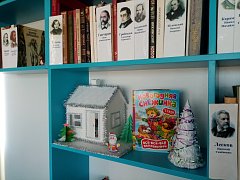 Новогоднего убранства в Лысых Горах становится больше