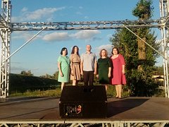 Сегодня вечером в парке Лысых Гор прошел концерт творческого коллектива РДК «Спектр»