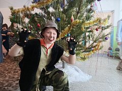 «Театральная мозаика» из Шереметьевки показала спектакль воспитанникам детского сада