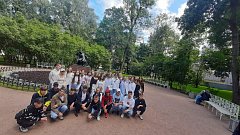 Красивую точку в повести «Девять незабываемых школьных лет» поставили выпускники Лысогорской школы