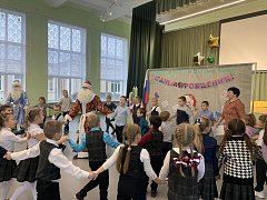 Ребята из Лысых Гор поздравили Деда Мороза с днем рождения