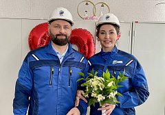 Вместо фаты строительная каска: в Лысогорском ЗАГСе состоялась необычная регистрация