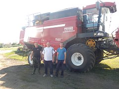 Молотят полным ходом: в КФХ С.И. Федосеева убирают озимую пшеницу