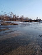 Закрыт для проезда транспорта автомобильный мост в Лысых Горах