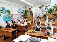 В школе п. Октябрьский Лысогорского района прозвенел первый звонок