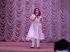 Во Дворце культуры Лысых Гор прошел  районный вокальный конкурс «Полет к звездам!»