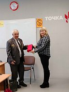 Специалисты Лысогорского филиала ГБУ РЦ «Молодежь плюс»  на базе МБОУ СОШ № 2 р.п. Лысые Горы провели «Урок мужества»