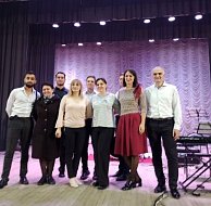 На сцене ДК Лысых Гор выступил коллектив Саратовской филармонии «Манго-экспресс»