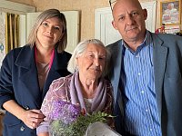 Лысогорцев почётного возраста поздравили с Днем мудрости.