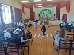 В МБОУ СОШ №2 р.п. Лысые Горы  4 А класс показал театрализованное представление «Дорожная азбука»