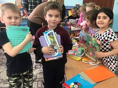 Волонтеры Лысых Гор собрали  книги для детских учреждений