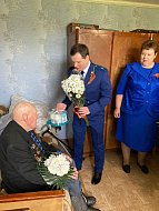 Глава Лысогорского района поздравила участников войны