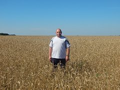 Молотят полным ходом: в КФХ С.И. Федосеева убирают озимую пшеницу