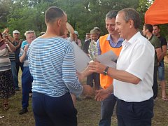 Аграрии рулят, косят, пилят...