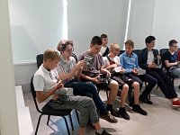 Молодые люди, у вас есть пушкинская карта?