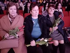 Лысогорский район присоединился к акции "Букетик с фронта"