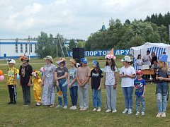 В Лысых Горах отметили День молодежи 