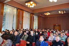 На встрече с жителями Михаил Исаев пообещал вернуться в Лысые Горы с Алексеем Петаевым